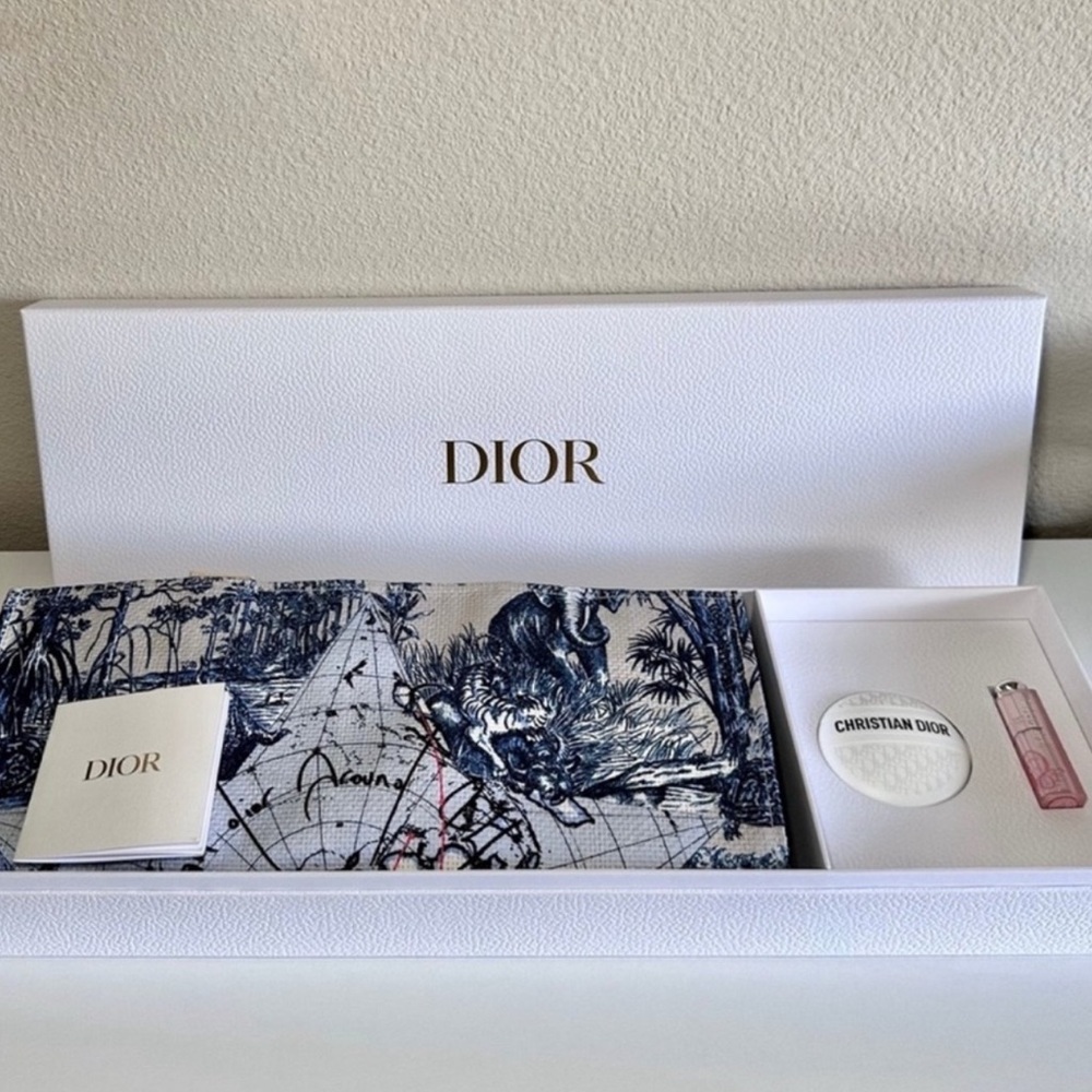 Dior Around The World Gift Set - Picture 2 of 3